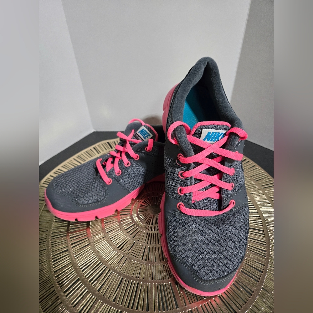 Nike Women's Flex Experience RN Running Shoes Size 7.5 635754-007 Athletic